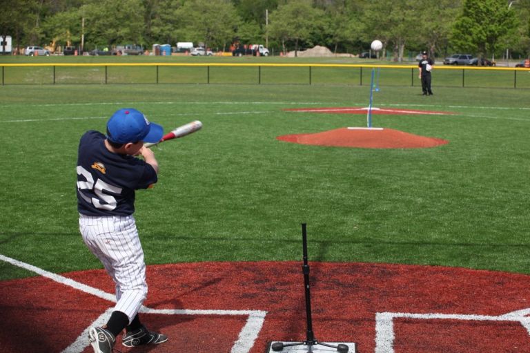 Roslyn L.L., Town team to host ‘Pitch, Hit & Run’ competition