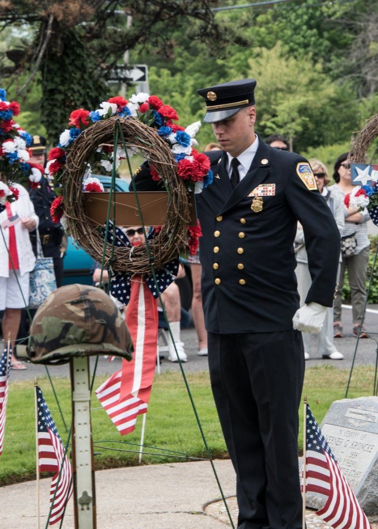 New Hyde Park, Albertson salute fallen soldiers