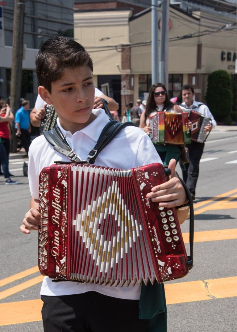 Mineola Portugal Day parade breaks New York record