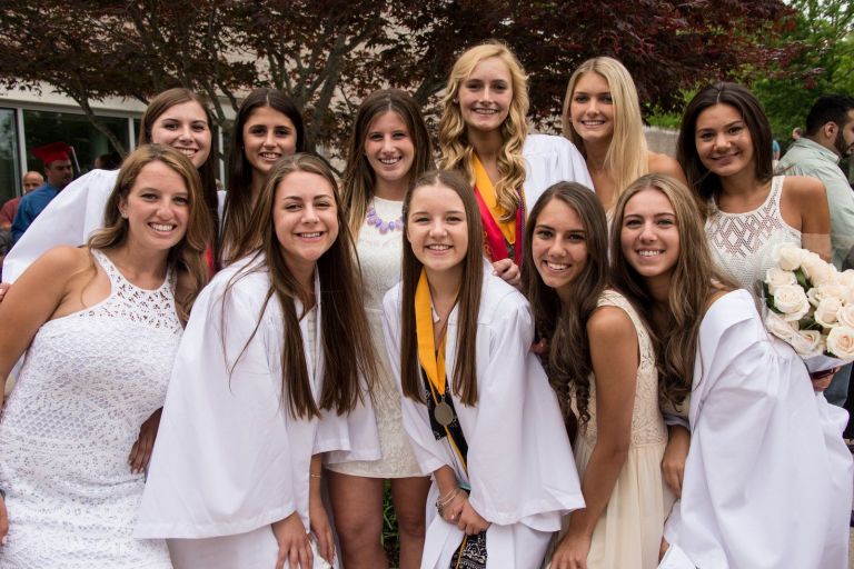 Mineola grads thank community, departing principal Mineola grads thank community, departing principal