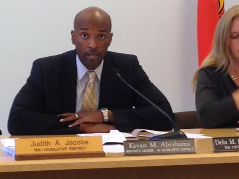 Legislature passes law requiring donation disclosures from contractors