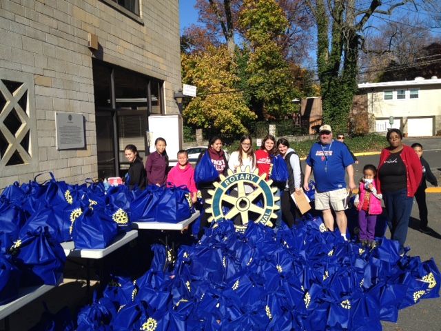 Great Neck Rotary Club provides needy families with Thanksgiving dinners