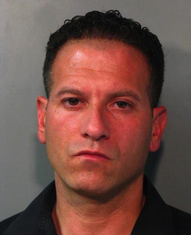 Queens man arraigned for alleged ‘smash and grab’ burglary spree Queens man arraigned for alleged ‘smash and grab’ burglary spree