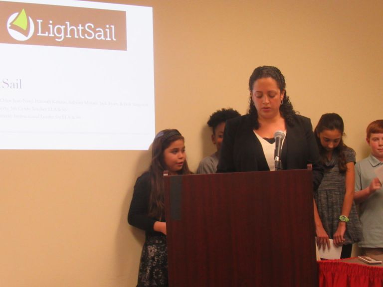 Mineola school board touts interactive e-reader Mineola school board touts interactive e-reader