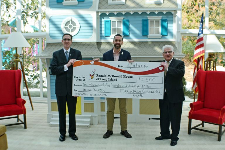 Metropolitan Commercial Bank gives $2.5K to Ronald McDonald House of L.I.