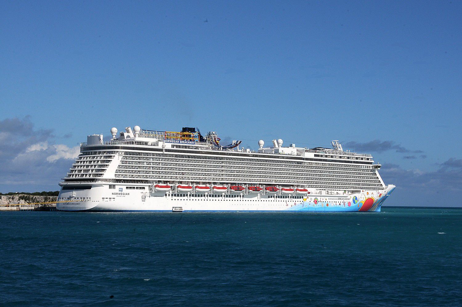 

<p><em>Consider giving a gift card or travel certificate. Norwegian Cruise Lines, which operates the Breakaway from New York, lets you purchase a denomination that can be applied to the cruise or to onboard experiences.</em></p>
<p>” /></p>
<div><span style=