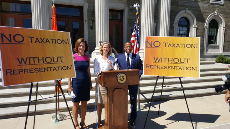 Nassau Democrats seek role in contracts Nassau Democrats seek role in contracts