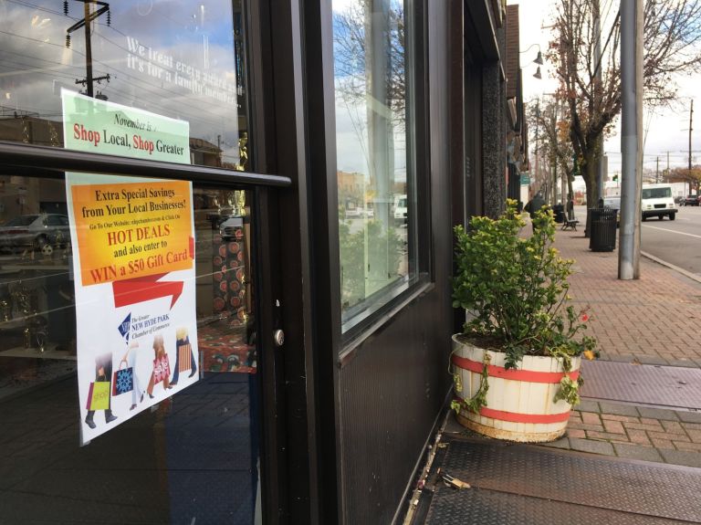 Chambers make push for small business shopping Chambers make push for small business shopping
