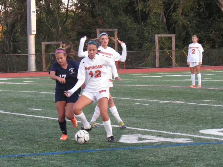 Manhasset beats NHP in quarterfinals