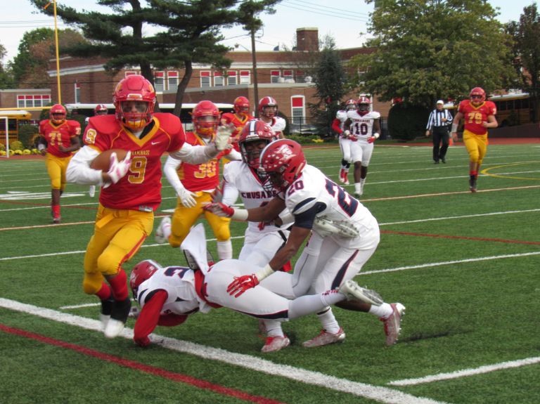 Stepinac crushes Chaminade 41-17