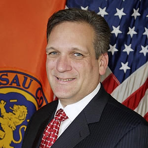 Republicans call for Mangano to resign, Dems punt