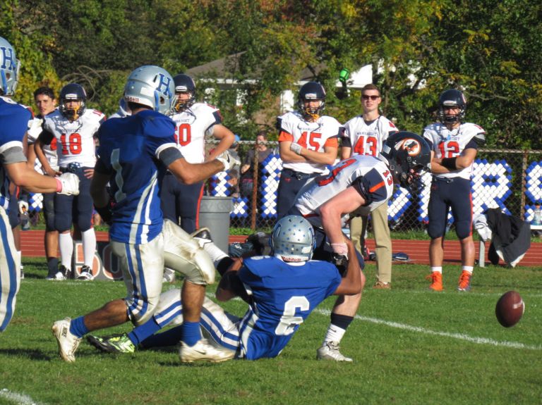 Herricks holds off Manhasset 14-7