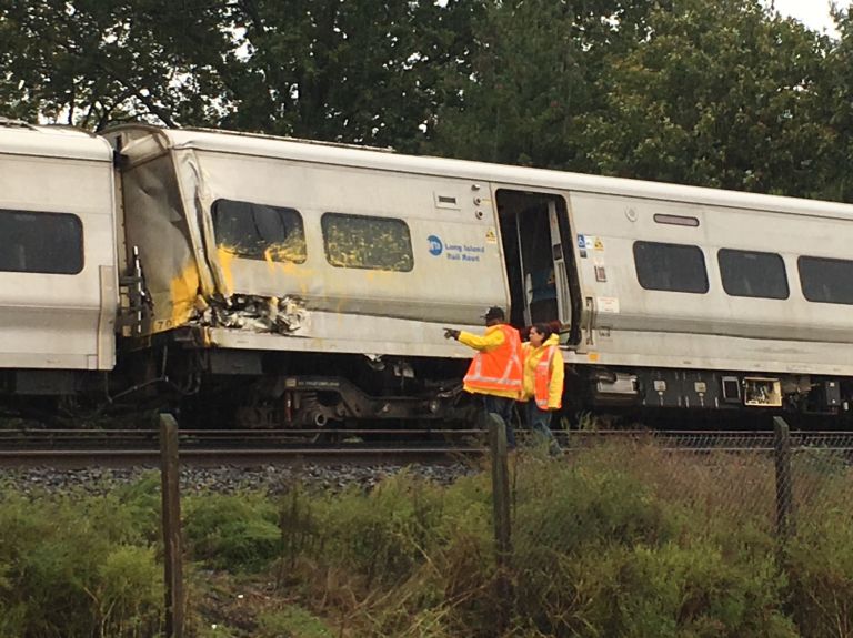 LIRR service restored Monday after derailment near New Hyde Park