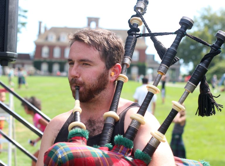 Scottish festival takes over Old Westbury Gardens
