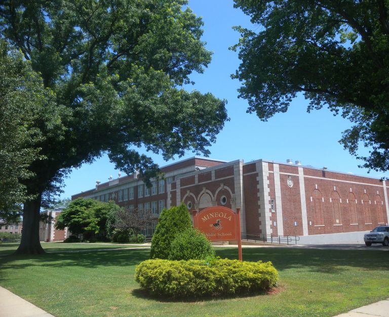 Mineola schools tout role of clubs