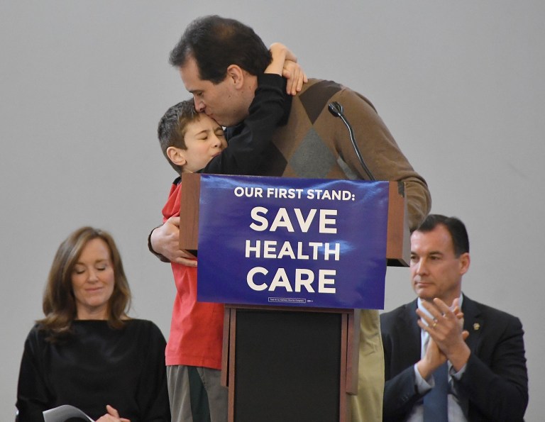 Suozzi, Rice rally Obamacare support