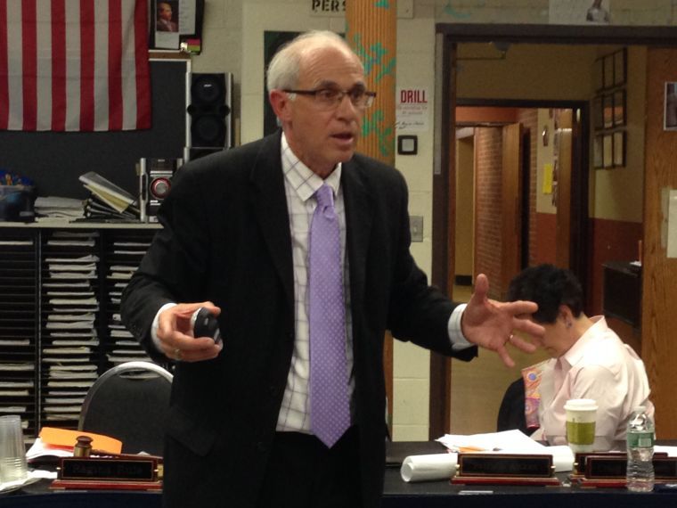 Manhasset H.S. considers testing changes to alleviate stress Manhasset H.S. considers testing changes to alleviate stress