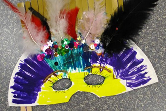 mardi-gras-mask_600x447.jpg__560x373_q85_crop_subsampling-2_upscale