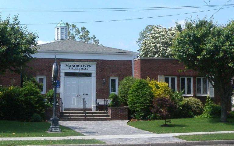 Residents lay out plans for Manorhaven waterfront