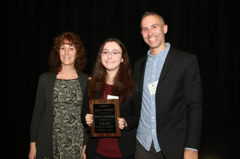 Olivia Lundelius, rocking with computer science