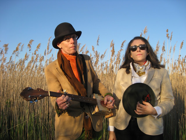Folk duo to perform at Plaza concert