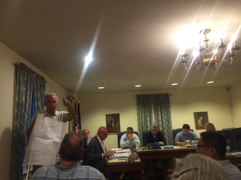 Munsey Park mayor silences residents during hearing