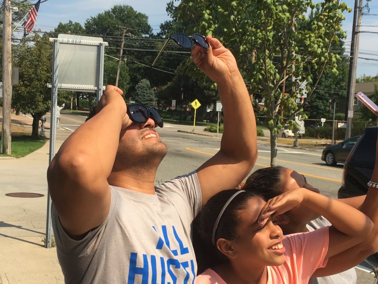 No solar eclipse glasses? No problem on North Shore No solar eclipse glasses? No problem on North Shore