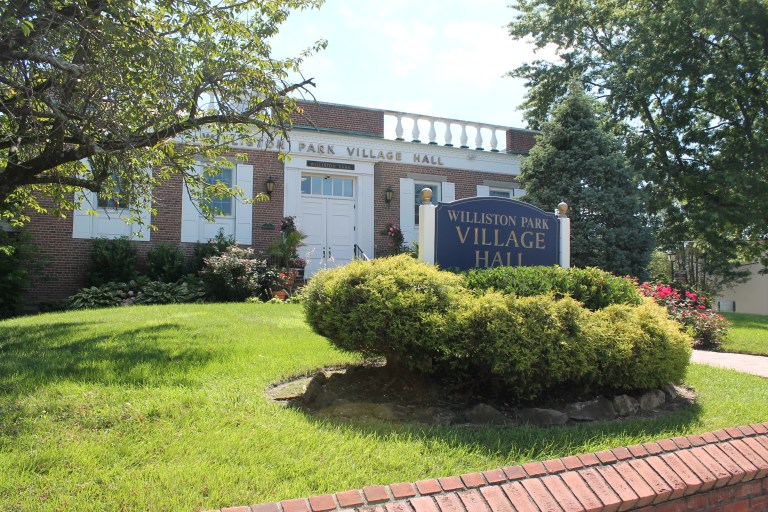 Williston Park eyes single-stream recycling Williston Park eyes single-stream recycling