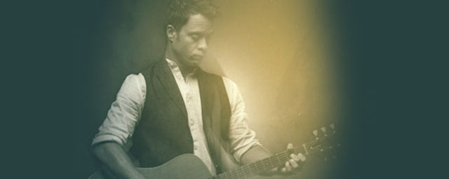Amos Lee to play Paramount Aug. 6
