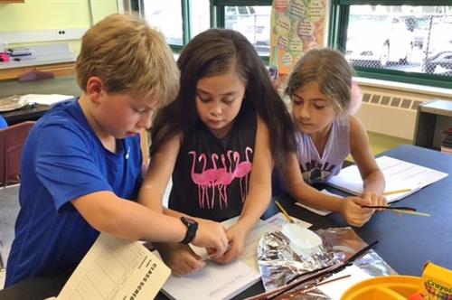 Roslyn science classes start with teamwork