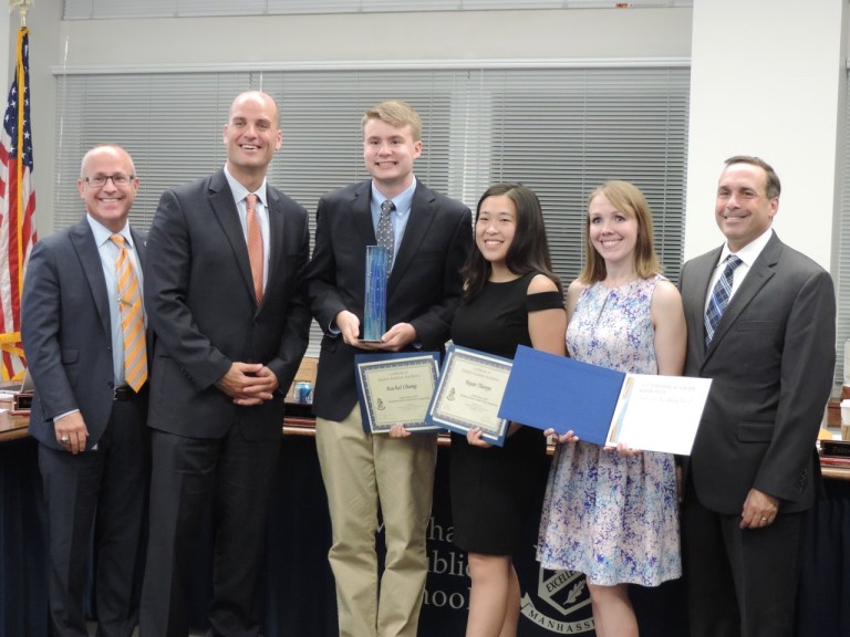 2 Manhasset students win international science prize