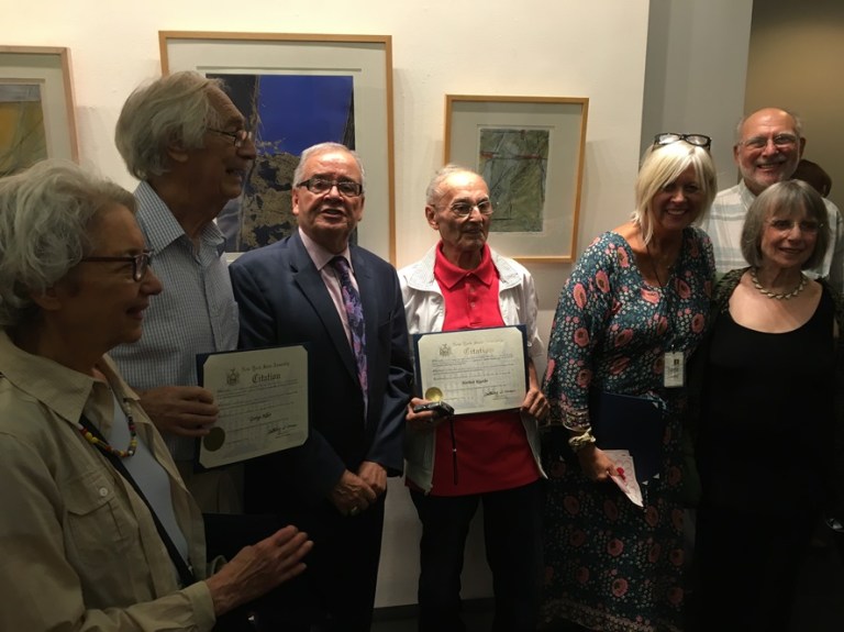 D’Urso congratulates local residents on art