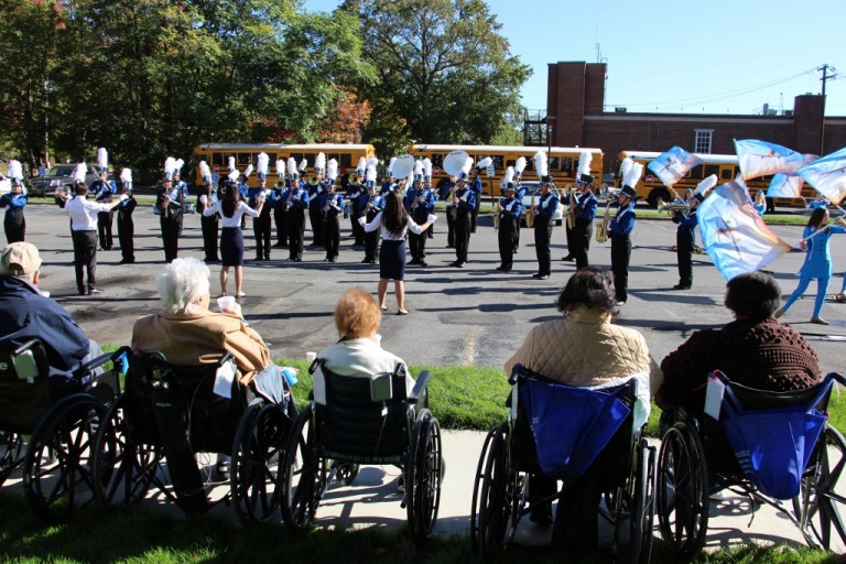 Marching Bulldogs entertain Sunharbor residents