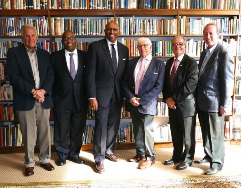 D’Urso visits with Carl Bernstein, Michael Steele at Temple Emanuel