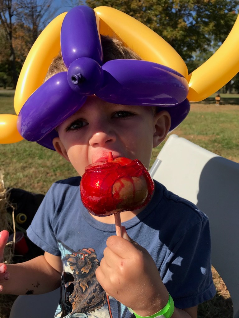 Manhasset mothers’ group hosts fall festival