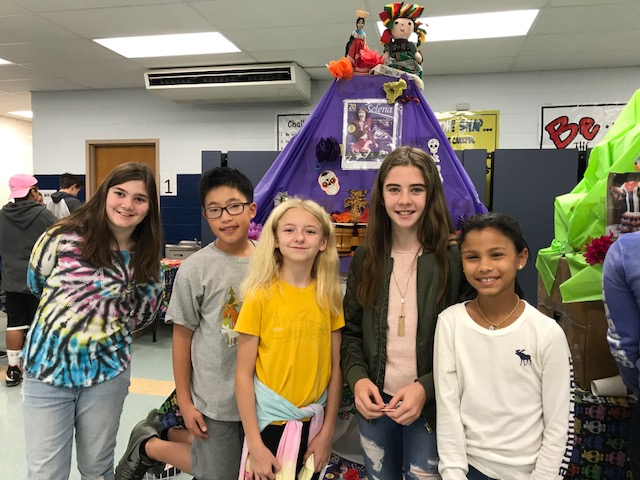 Language Immersion students honor Día de los Muertos