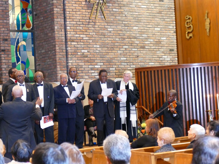 Temple Emanuel holds interfaith pre-Thanksgiving service Temple Emanuel holds interfaith pre-Thanksgiving service