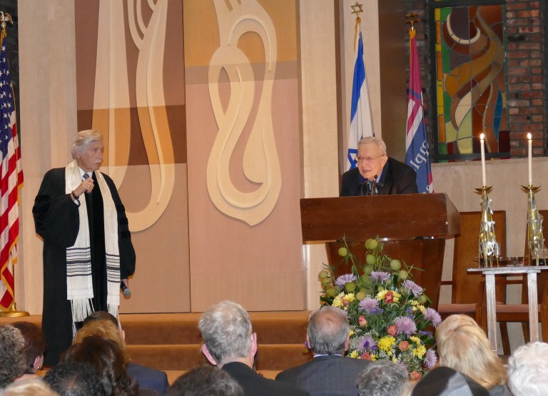 Ralph Buultjens speaks on Middle East at Temple Emanuel