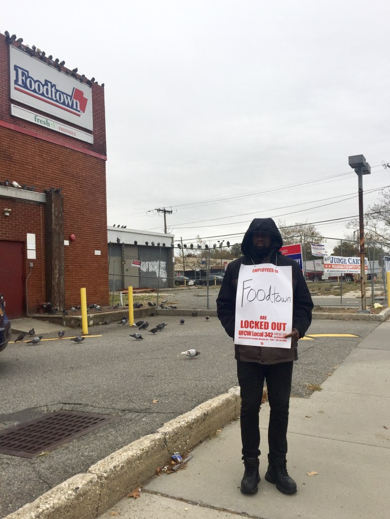 Foodtown meat and deli workers strike