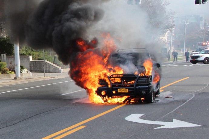 This car fire locked down traffic on Northern Boulevard on Sunday morning. No injuries were reported.