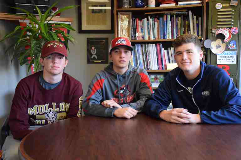 Mineola students sign letters of intent