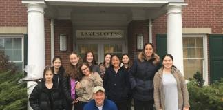 Local teens thank the Lake Success Police Department for their hard work. (Photo courtesy of Chabad of Lake Success)