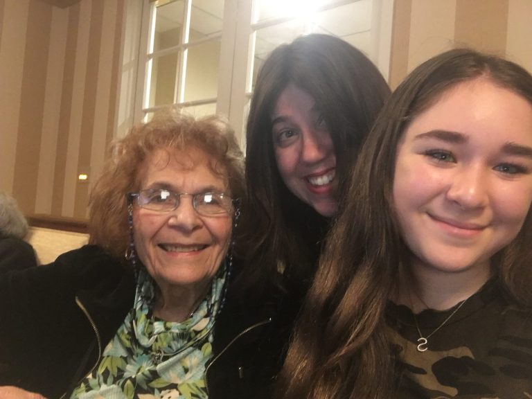 Lake Success Chabad debuts Cyber Seniors program