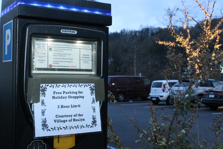 Roslyn waives parking meter fees for holiday season