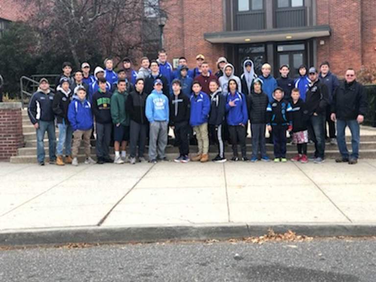 Schreiber wrestlers clean up Main Street