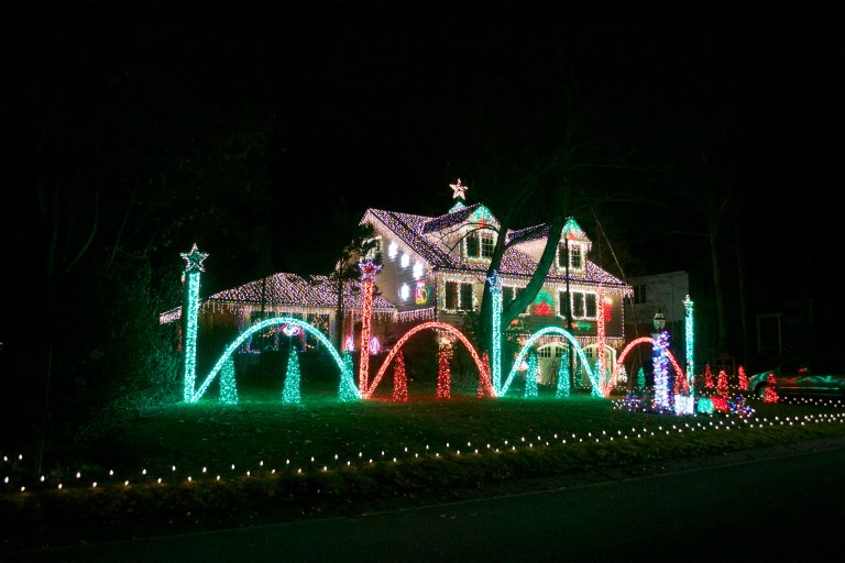 Resident feels unfairly treated by Flower Hill in lights dispute