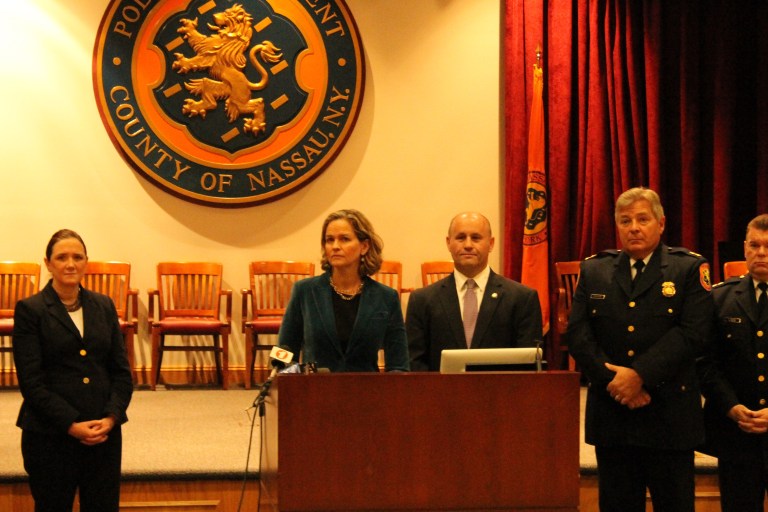 Curran keeps Ryder as police commissioner Curran keeps Ryder as police commissioner