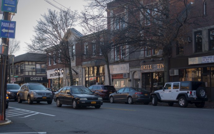 Middle Neck Road. (Photo by Janelle Clausen)