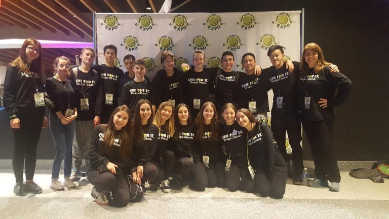Roslyn students volunteer at New York Tennis Expo