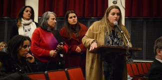 Parents and Great Neck residents lined up to question school officials and police officers about school safety at North high School. (Photo by Janelle Clausen)